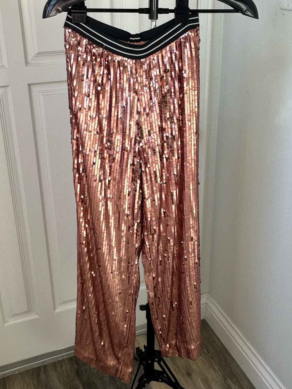 Free People Rose Gold Sequin Wide Leg Pants – Size Small